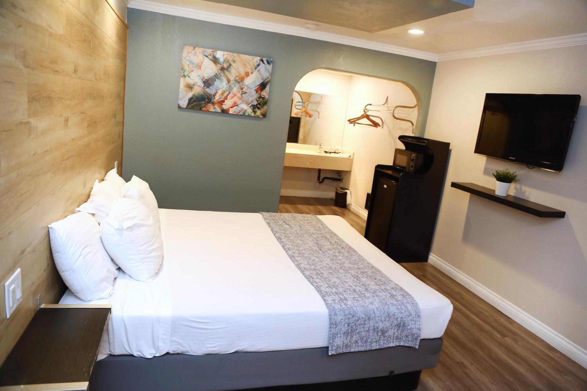Anaheim Executive Inn & Suites Номер фото