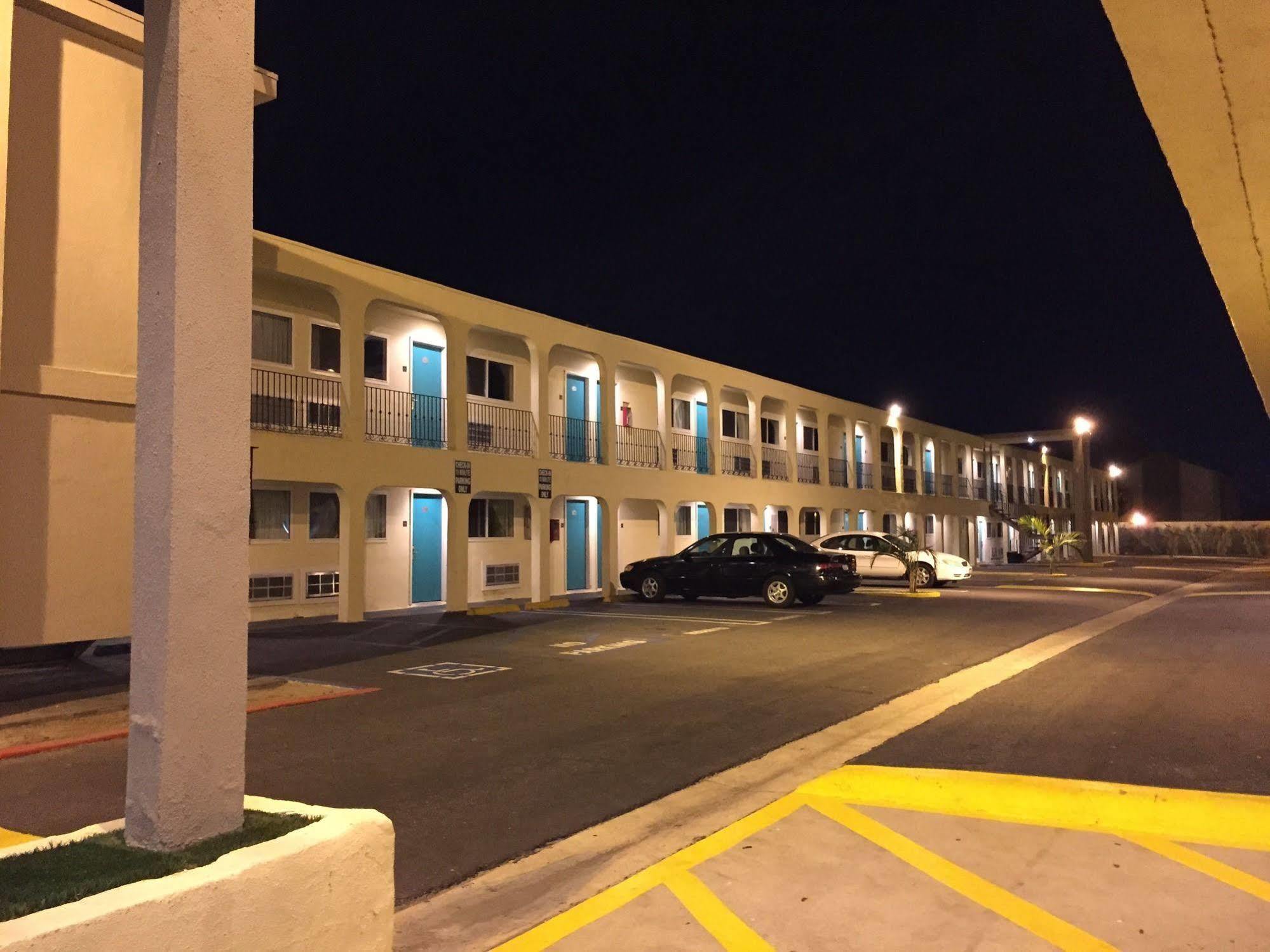 Anaheim Executive Inn & Suites Экстерьер фото